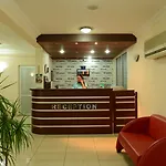 Sky Vela & Hotell
