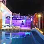 Отель Sky Vela &