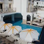 Sky Vela & Hotell 3*