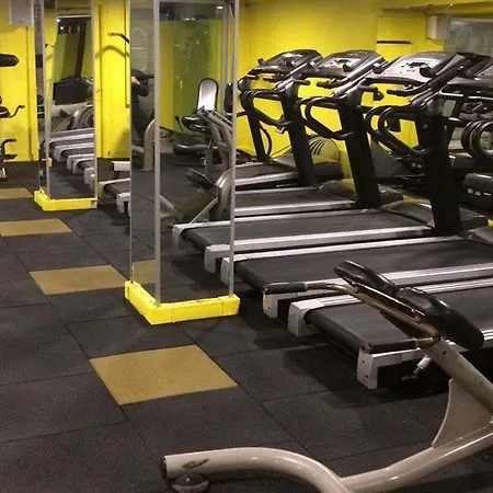 Sky Vela & Отель 3*