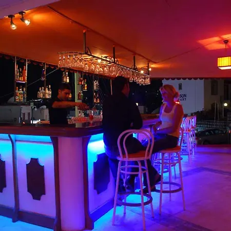 Отель Sky Vela & 3*