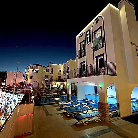 Hotel Sky Vela & 3*
