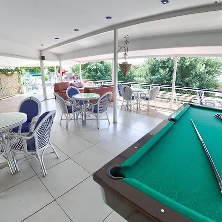 Sky Vela & 居姆贝特