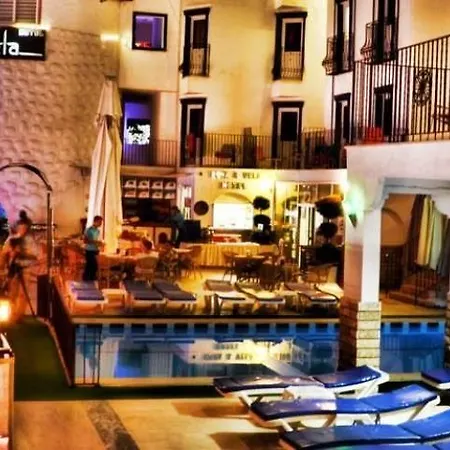 Sky Vela & Hotel