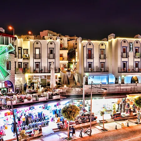 Sky Vela & ホテル 3*