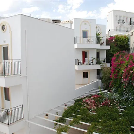 Ξενοδοχείο Sky Vela & 3*