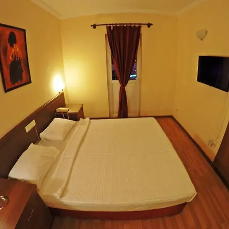 Sky Vela & 居姆贝特