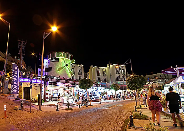 Sky Vela & Szálloda 3*