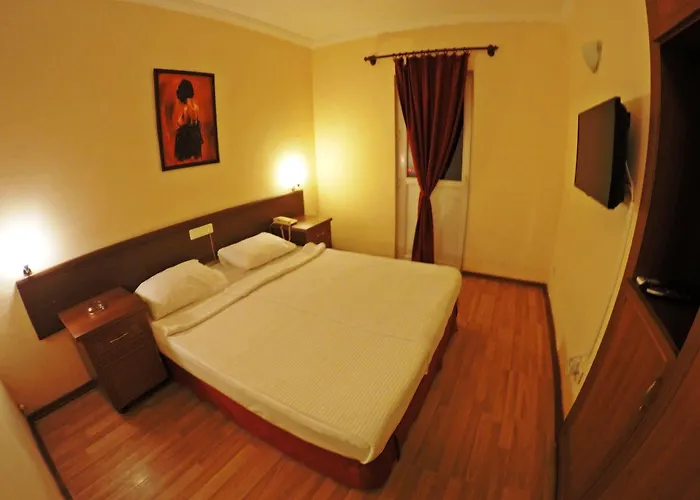 Sky Vela & Szálloda